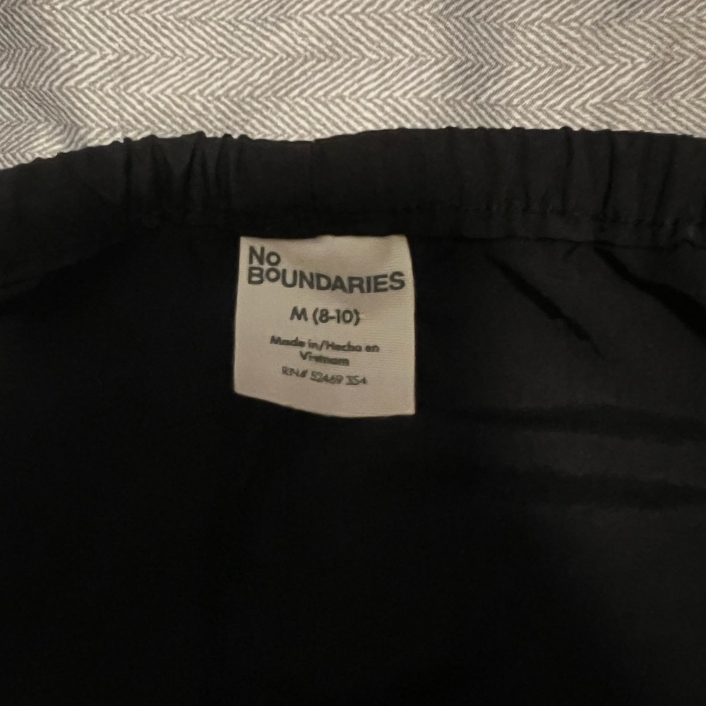 NO Boundaries Parachute
Pants, Women's Black Cargo Pants size M never warm - Picture 6 of 13